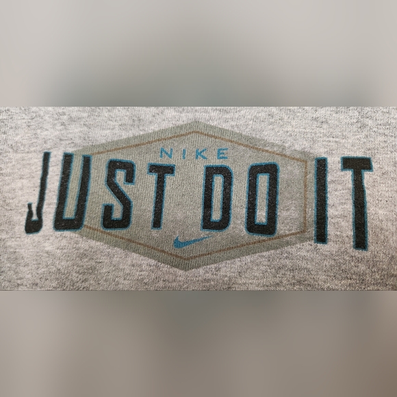 3/$20 - Nike Just Do It Spell Out Crewneck Sweatshirt - Boys Size Small S - Picture 2 of 8